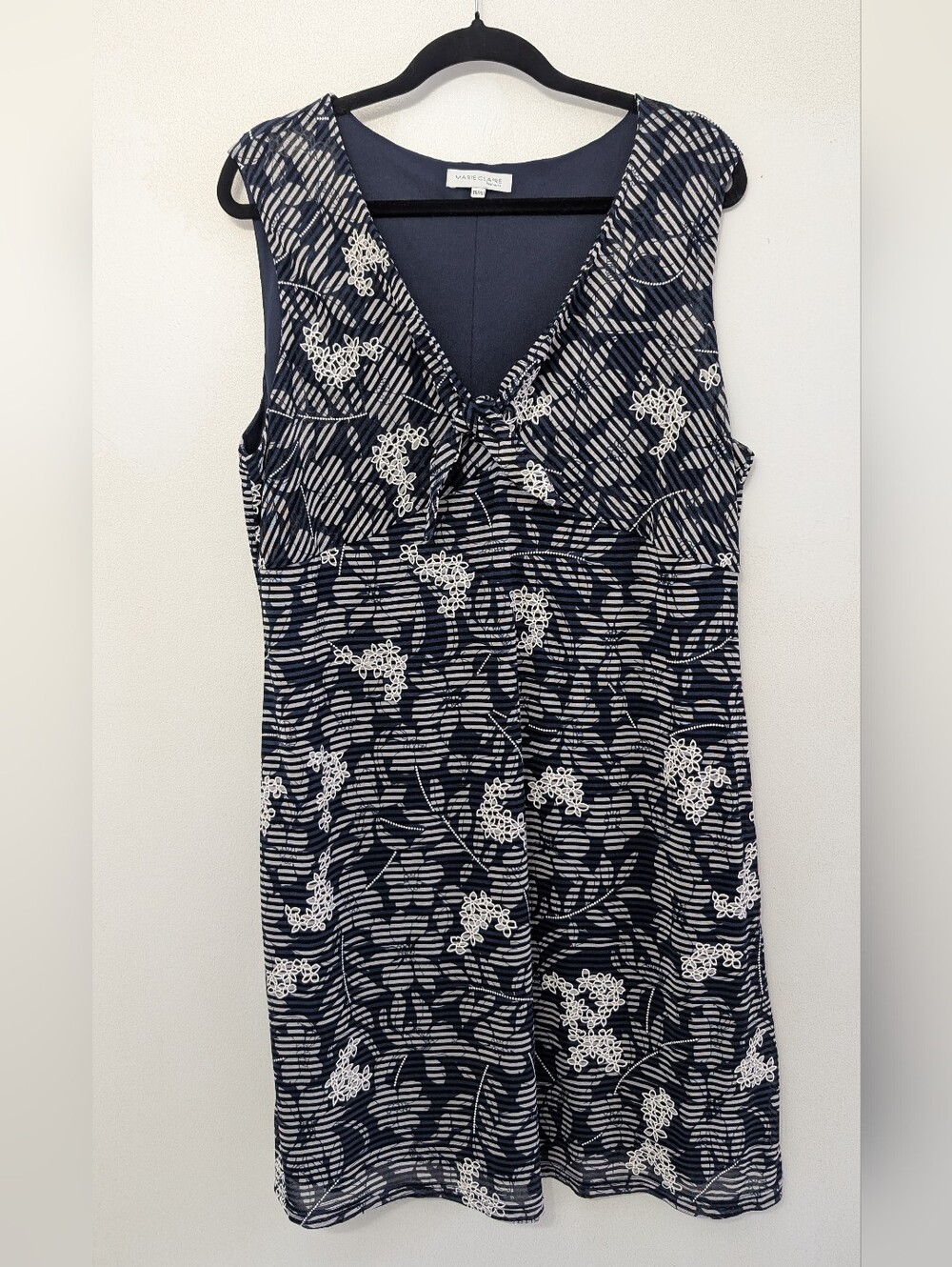 Marie-claire Navy Floral-Stripe Sleeveless V-Neck Top Xl
